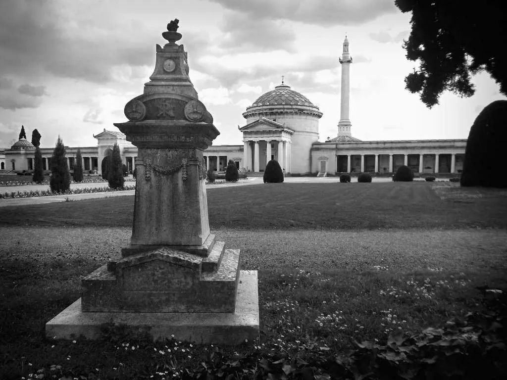 Perani arte funeraria a Brescia